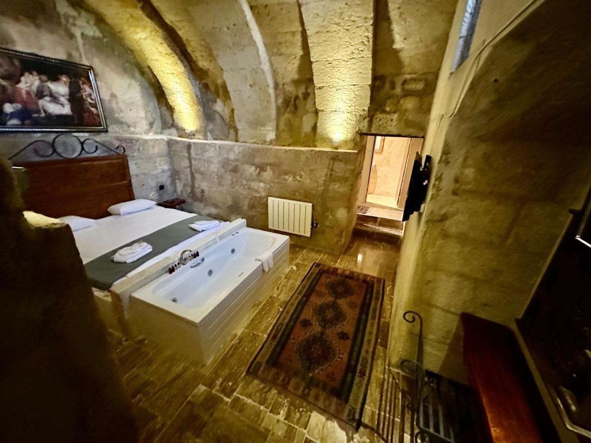 Harkasos Cave Hotel أوروغوبْ المظهر الخارجي الصورة