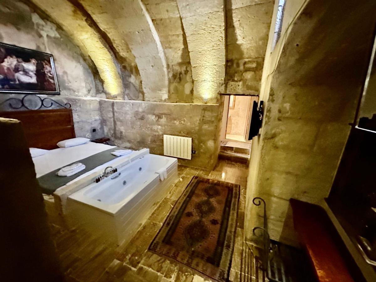 Harkasos Cave Hotel أوروغوبْ المظهر الخارجي الصورة